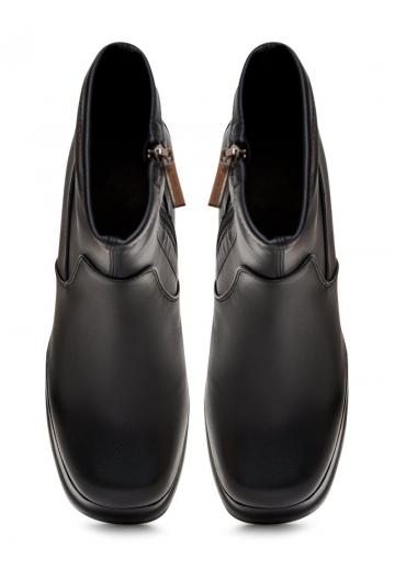 Полусапожки на высоком каблуке