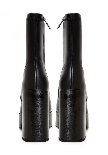 Полусапожки на высоком каблуке