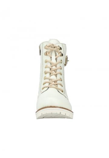 Ботинки на шнуровке