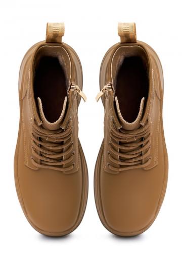 Ботинки на шнуровке