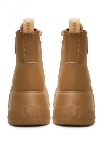 Ботинки на шнуровке