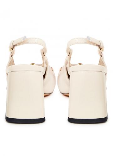 Туфли с высоким носом