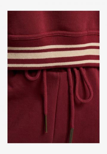 Пуловер с капюшоном