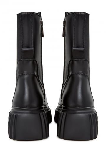 Сапожки на танкетке