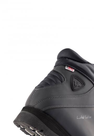 Походные ботинки