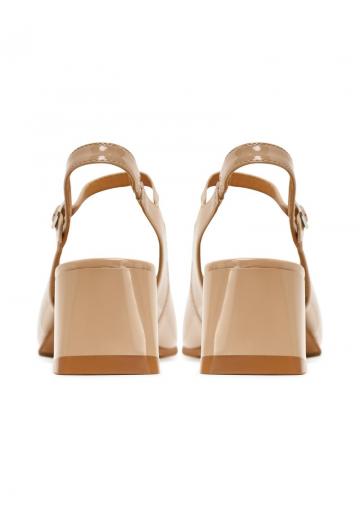 Туфли с высоким носом