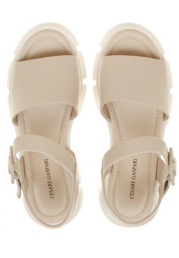 Босоножки на платформе