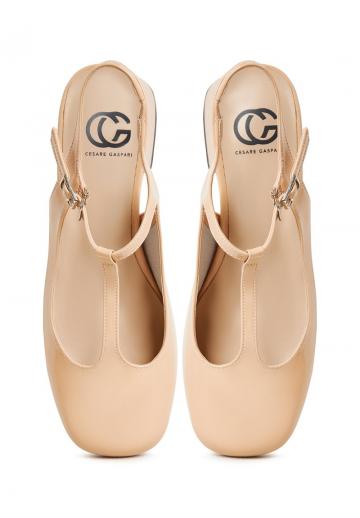 Туфли с высоким носом