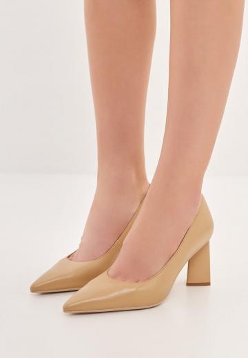 Туфли с высоким носом