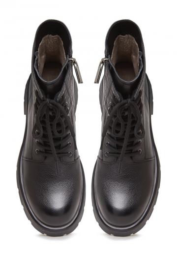 Ботинки на шнуровке