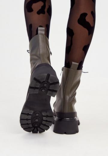 Ботинки на шнуровке