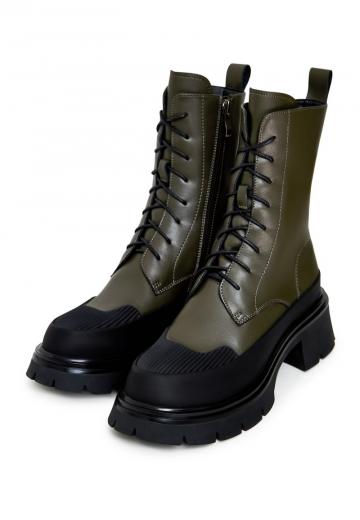 Ботинки на шнуровке