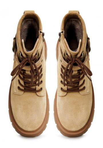 Ботинки на шнуровке