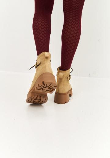 Ботинки на шнуровке