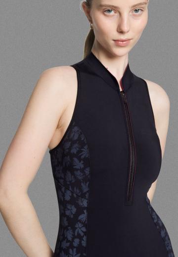 Слитный купальник