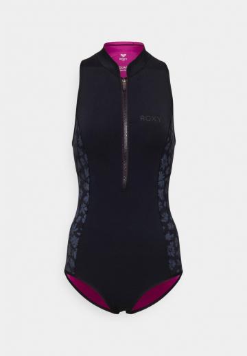 Слитный купальник