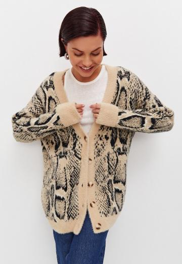 Жаккардовая вязаная кофта