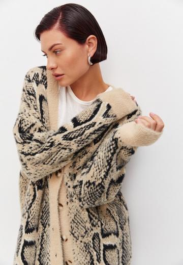 Жаккардовая вязаная кофта