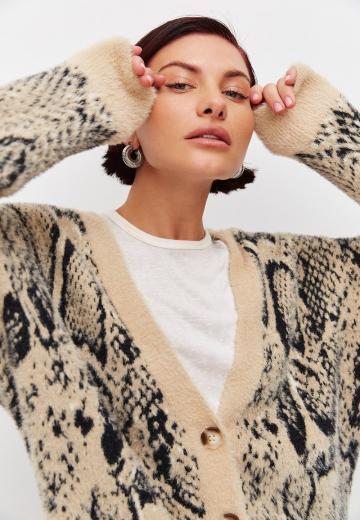 Жаккардовая вязаная кофта