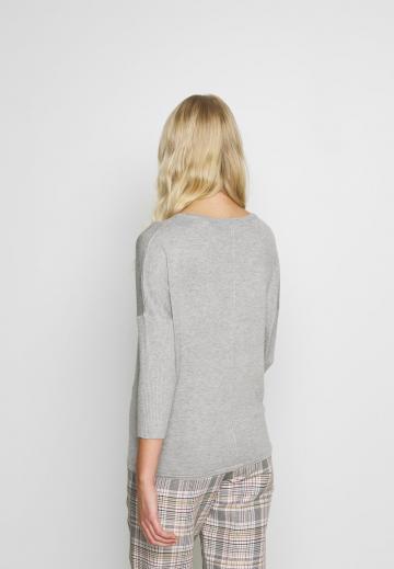 Пуловер с рукавом три четверти