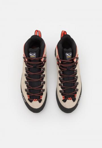 Походные сапоги