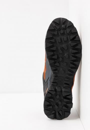 Походные ботинки