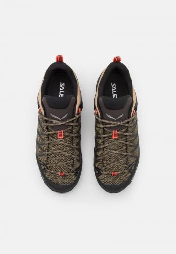 Походная обувь