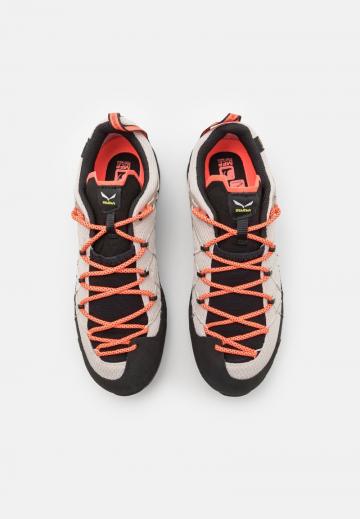 Походная обувь