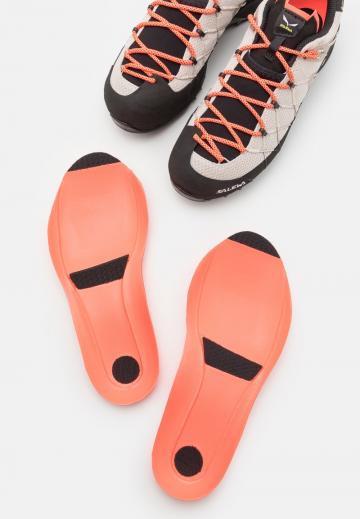 Походная обувь