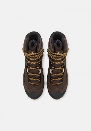 Походные ботинки