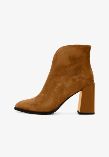 Полусапожки на высоком каблуке