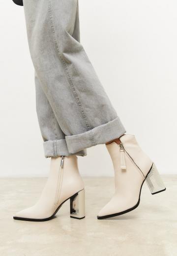 Полусапожки на высоком каблуке