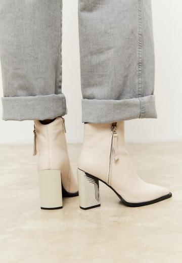 Полусапожки на высоком каблуке