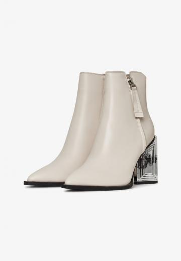 Полусапожки на высоком каблуке