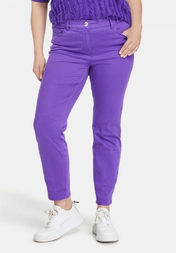 Короткие джинсы