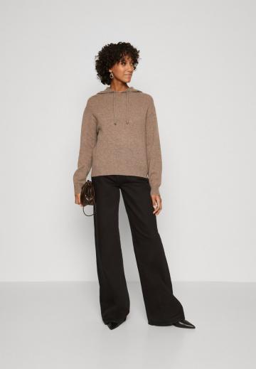 Пуловер с капюшоном