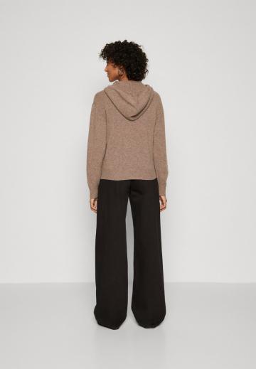 Пуловер с капюшоном