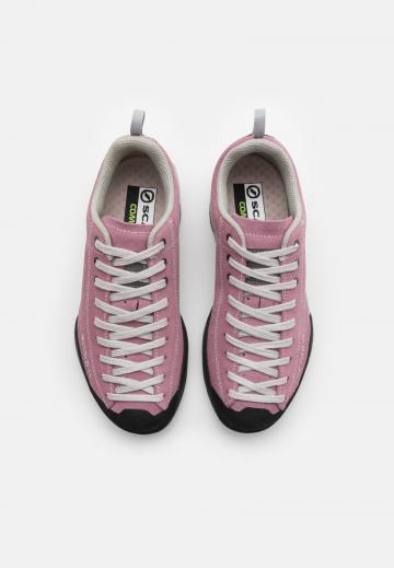 Походная обувь