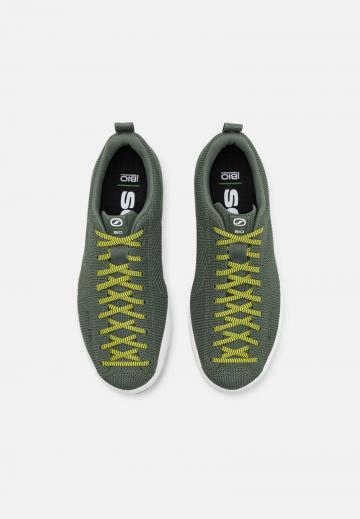 Походные ботинки