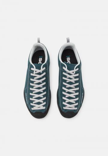 Походная обувь