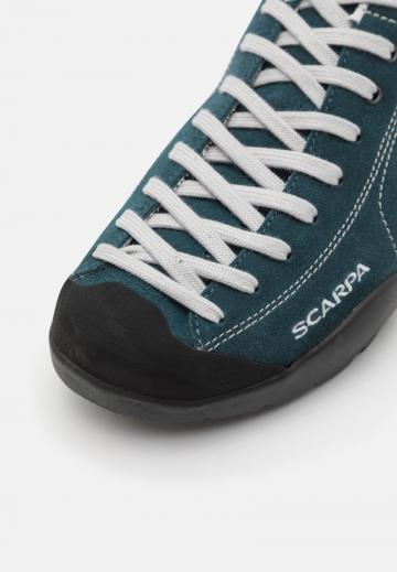 Походная обувь