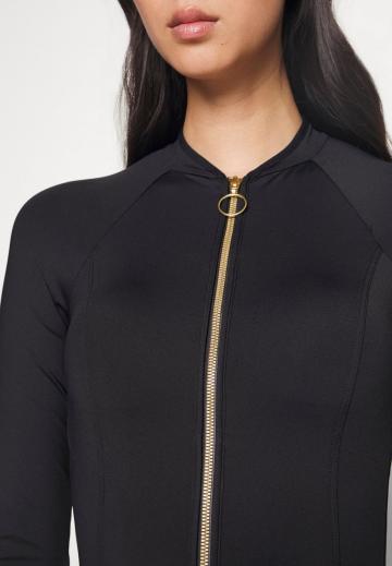 Слитный купальник