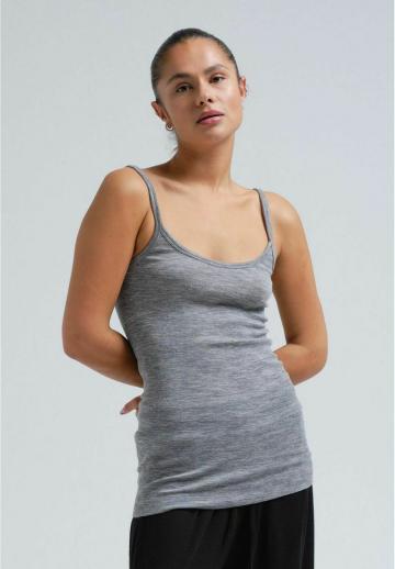 Топ на бретельках