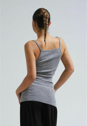 Топ на бретельках