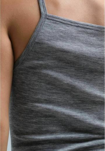 Топ на бретельках