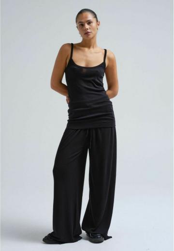 Топ на бретельках