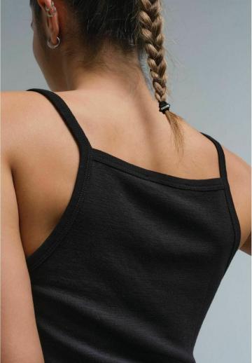 Топ на бретельках