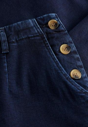 Короткие джинсы