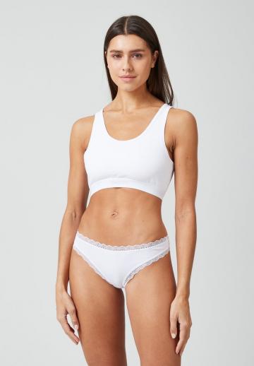 Трусы на бедрах