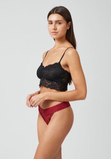 Трусы на бедрах